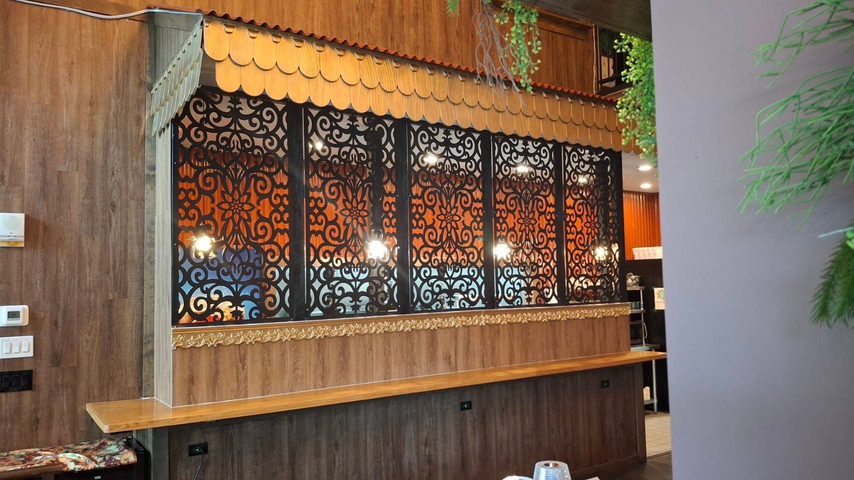 Upscale Thai dining room at Kruathai in Dunwoody, Georgia